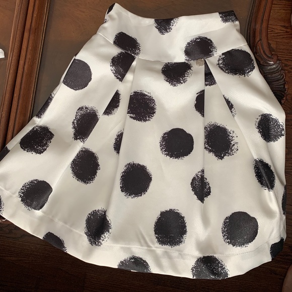 Black and white Kids skirt - Picture 1 of 2